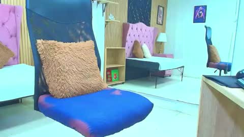 yaruzca 9 inches strong online show from 04-23-26, 10:01