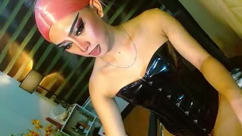 miss yasii online show from 05-18-26, 12:44