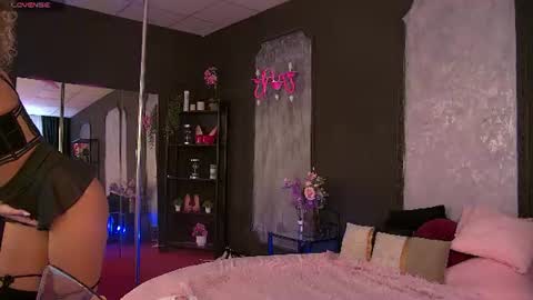 Snapshot of yasmin_al_star chatting on 06-24-26, 06:12 Yasmin new tits boobs ass stepsis online show from 06-24-26, 06:12