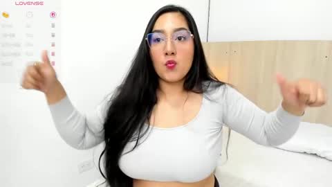 Yasmin Ortiz online show from 04-16-26, 03:29