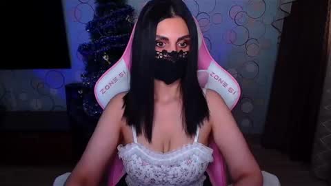 Snapshot of yasmina___ chatting on 01-12-26, 07:13 yasmina online show from 01-12-26, 07:13