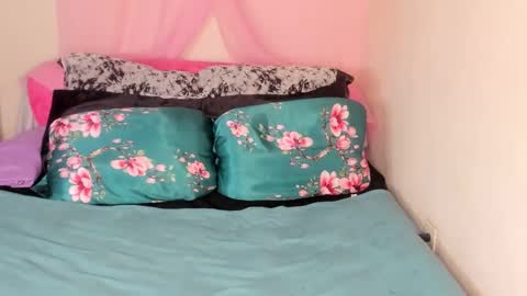 Snapshot of yasminayazzie chatting on 02-24-25, 06:15 Yasmina online show from 02-24-25, 06:15