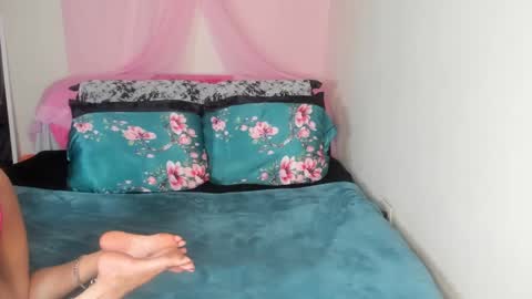 Snapshot of yasminayazzie chatting on 03-11-25, 02:10 Yasmina online show from 03-11-25, 02:10