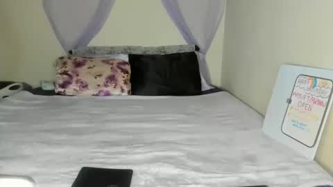 Snapshot of yasminayazzie chatting on 09-13-25, 07:02 Yasmina online show from 09-13-25, 07:02