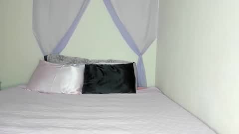 Snapshot of yasminayazzie chatting on 11-19-25, 02:55 Yasmina online show from 11-19-25, 02:55