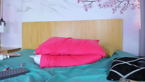 Snapshot of yasminn_scott chatting on 01-28-25, 03:25 Yasminn Scott online show from 01-28-25, 03:25