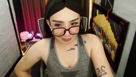 Snapshot of yassiered chatting on 05-16-26, 10:01 yassiered online show from 05-16-26, 10:01