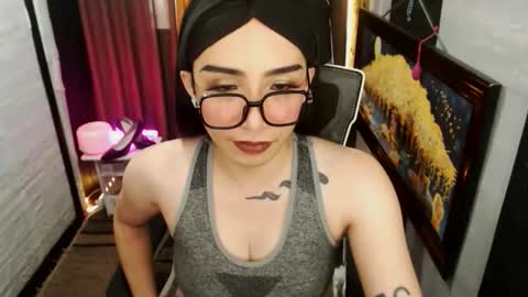 Snapshot of yassiered chatting on 05-18-26, 01:24 yassiered online show from 05-18-26, 01:24