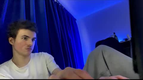 Snapshot of yayay333 chatting on 12-23-25, 10:57 yayay333 online show from 12-23-25, 10:57