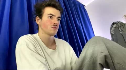 Snapshot of yayay333 chatting on 02-25-26, 09:35 yayay333 online show from 02-25-26, 09:35