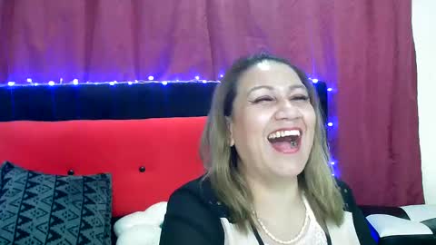 Snapshot of yayita_mature chatting on 01-06-25, 04:44 yayita online show from 01-06-25, 04:44