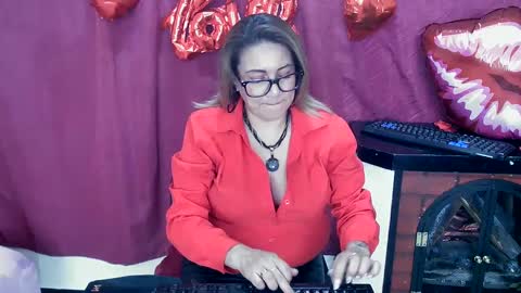 Snapshot of yayita_mature chatting on 02-17-25, 06:15 yayita online show from 02-17-25, 06:15