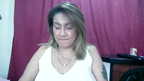 Snapshot of yayita_mature chatting on 02-24-25, 02:04 yayita online show from 02-24-25, 02:04