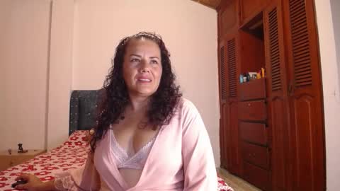 Snapshot of yazmin_mature chatting on 10-10-25, 12:20 Jasmin online show from 10-10-25, 12:20