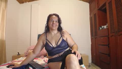 Snapshot of yazmin_mature chatting on 11-02-25, 03:36 Jasmin online show from 11-02-25, 03:36
