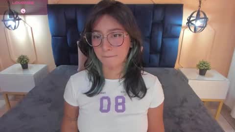 Snapshot of yazmin_rouse chatting on 02-27-25, 02:10 Yazmin online show from 02-27-25, 02:10