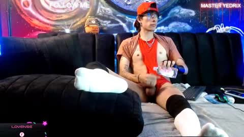 Snapshot of yedrix20 chatting on 11-22-25, 03:16 MASTER YEDRIX online show from 11-22-25, 03:16