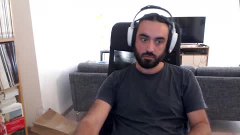 yeeaahoo online show from 10-09-25, 07:17