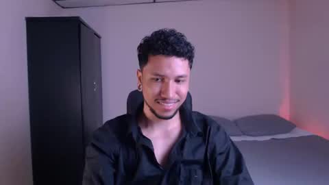 Snapshot of yeff_stone chatting on 09-23-25, 01:30 yeff online show from 09-23-25, 01:30