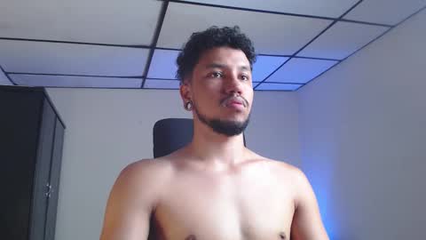 Snapshot of yeff_stone chatting on 10-25-25, 01:35 yeff online show from 10-25-25, 01:35