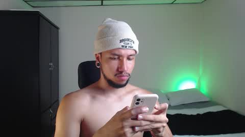 Snapshot of yeff_stone chatting on 11-06-25, 01:28 yeff online show from 11-06-25, 01:28