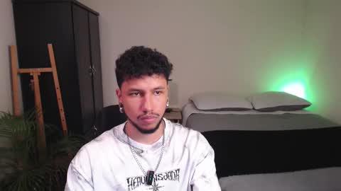 Snapshot of yeff_stone chatting on 03-08-26, 01:47 yeff online show from 03-08-26, 01:47