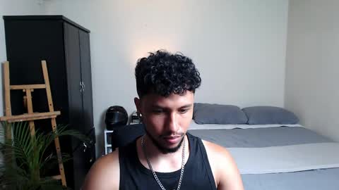 Snapshot of yeff_stone chatting on 04-25-26, 12:13 yeff online show from 04-25-26, 12:13