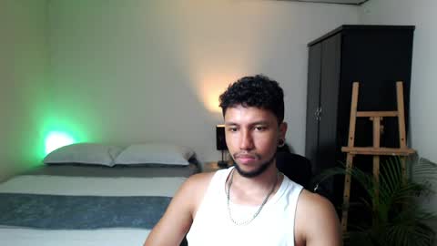 Snapshot of yeff_stone chatting on 05-19-26, 11:44 yeff online show from 05-19-26, 11:44