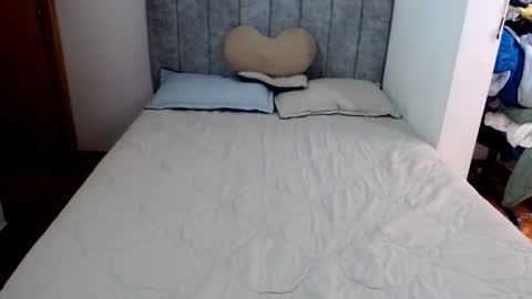 yeibles_hana2 online show from 11-27-25, 08:44