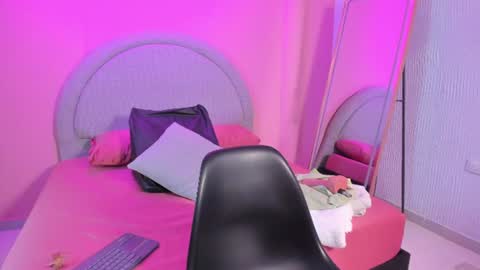 Snapshot of yeika_foxy chatting on 06-18-26, 11:36 yeika_foxy online show from 06-18-26, 11:36