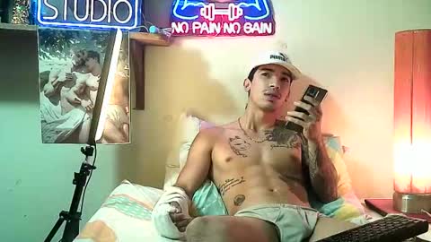 yeisoncastellanos1999 online show from 01-13-26, 11:04