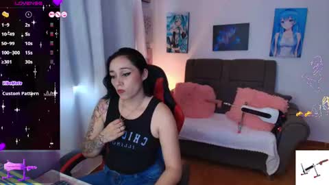 Snapshot of yeliana_sexy chatting on 06-10-26, 06:29 Valery online show from 06-10-26, 06:29