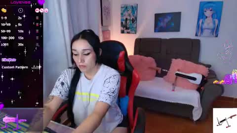 Snapshot of yeliana_sexy chatting on 06-11-26, 12:32 Valery online show from 06-11-26, 12:32