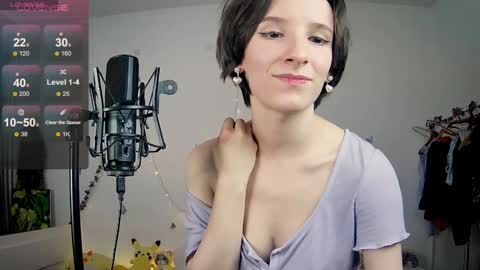 Snapshot of yellow_songbird chatting on 12-22-24, 06:04 Liya online show from 12-22-24, 06:04