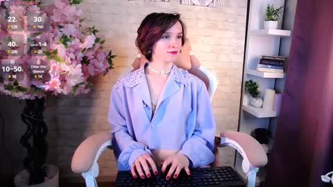 Snapshot of yellow_songbird chatting on 02-08-25, 03:10 Liya online show from 02-08-25, 03:10