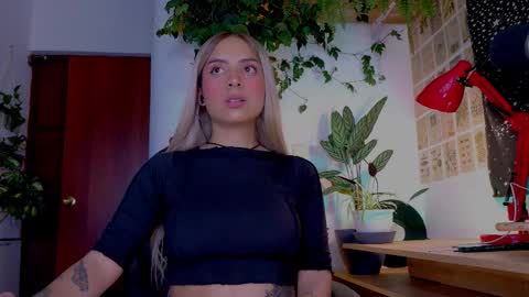 Snapshot of yeriawaddell_ chatting on 11-24-25, 01:05 yeriawaddell online show from 11-24-25, 01:05