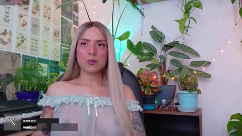 yeriawaddell  online show from 02-08-26, 10:02