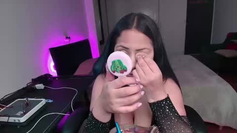 Snapshot of yesie_hot2 chatting on 09-17-25, 01:07 yesie_hot2 online show from 09-17-25, 01:07