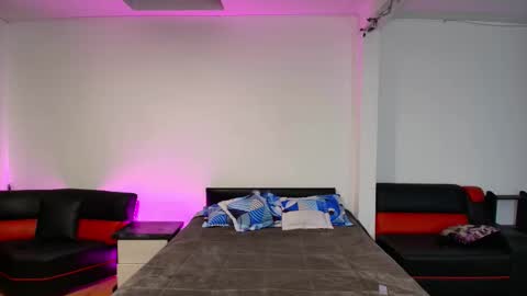 yesie_hot2 online show from 03-06-26, 01:35