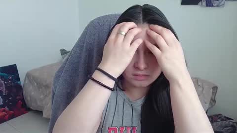 yessica_gomez01 online show from 02-04-26, 09:20