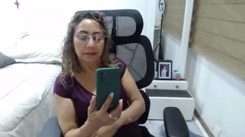 Snapshot of yessilatin chatting on 04-22-26, 11:28 jessy online show from 04-22-26, 11:28
