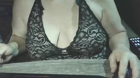 Snapshot of yessirprincesspet chatting on 05-17-26, 02:42 yessirprincesspet online show from 05-17-26, 02:42
