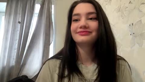 Snapshot of yevetterousse chatting on 12-20-25, 09:27 Sofia online show from 12-20-25, 09:27