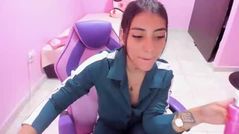 YEVENIA online show from 11-28-25, 12:41