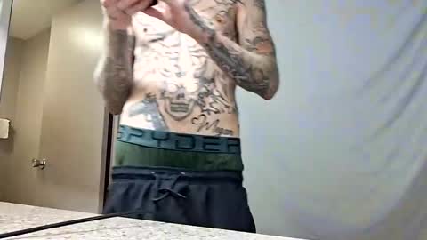 Snapshot of yfwb69xxx chatting on 10-16-25, 02:12 yfwb69xxx online show from 10-16-25, 02:12