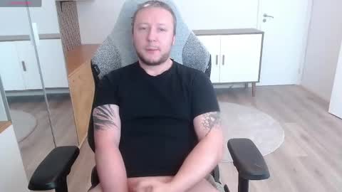 Snapshot of yhdxhy chatting on 05-14-26, 10:33 James online show from 05-14-26, 10:33