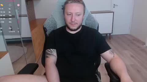 Snapshot of yhdxhy chatting on 05-31-26, 06:09 James online show from 05-31-26, 06:09