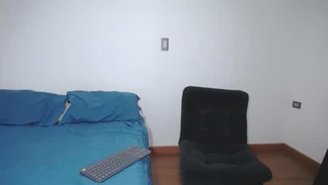 Snapshot of ying_yang_ chatting on 04-01-26, 11:35 tulipan online show from 04-01-26, 11:35