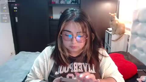 hii i am yini online show from 06-18-26, 11:09