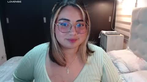 hii i am yini online show from 06-25-26, 05:12